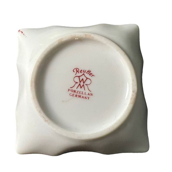 Reutter Porzellan Germany Trinket Dish Small Bear In Dirndl 2.5” READ - Picture 3 of 7